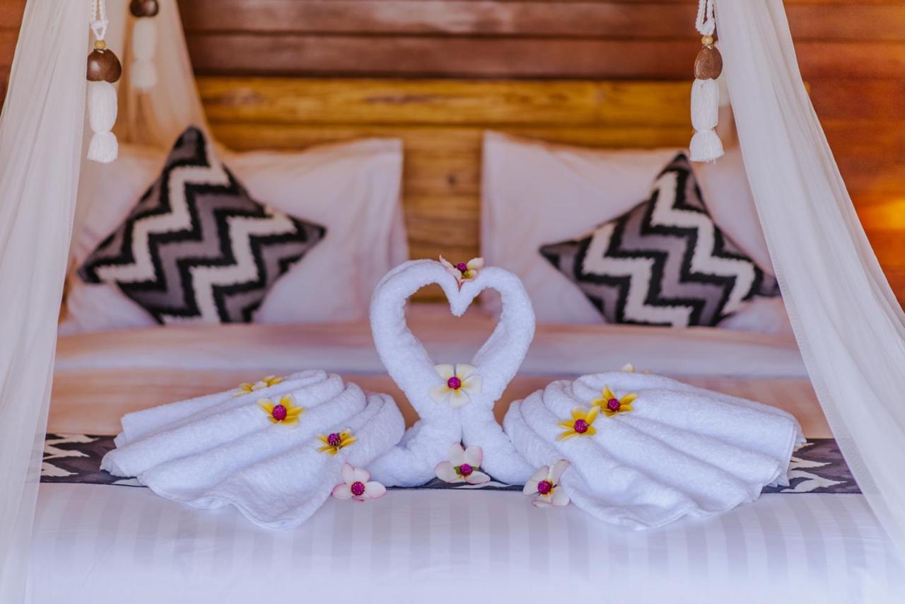 Lembongan Small Heaven Bungalow ภายนอก รูปภาพ