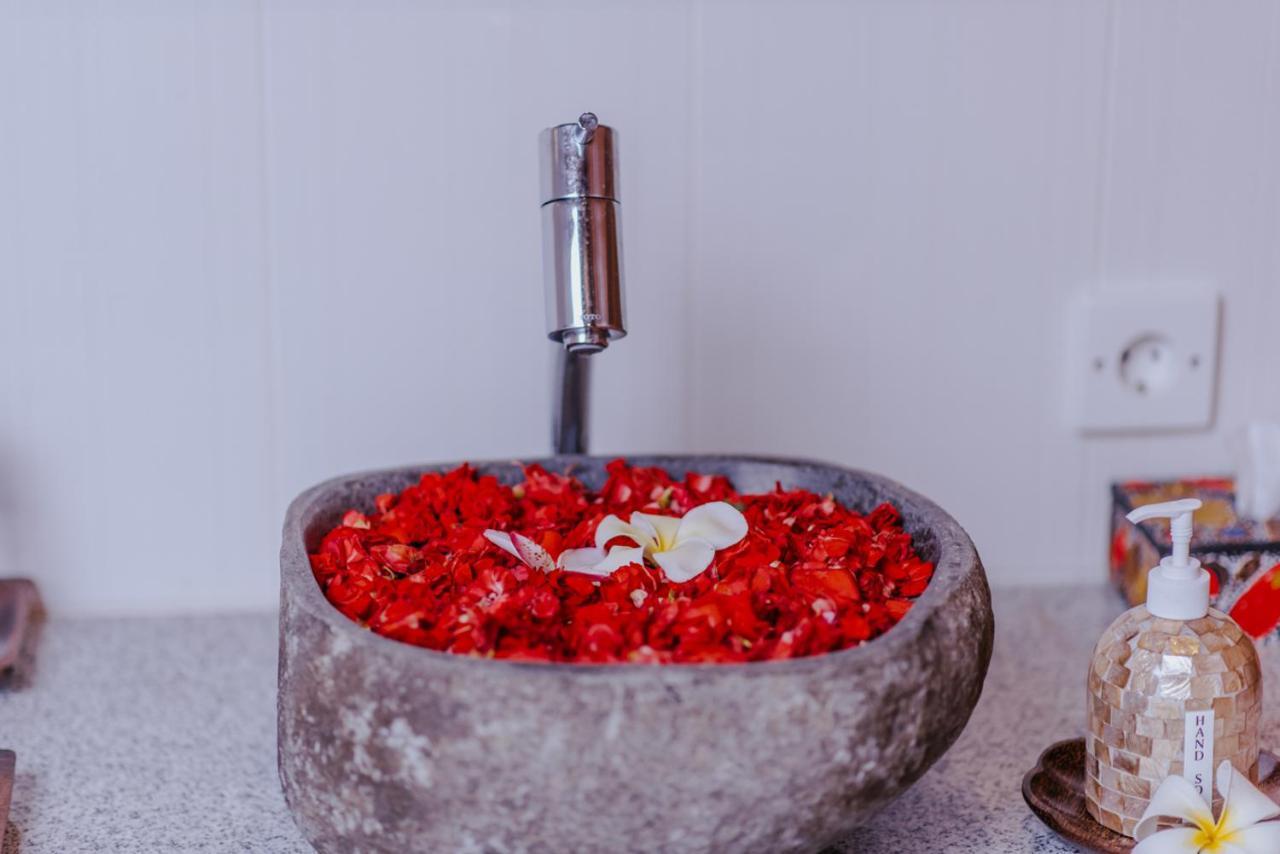 Lembongan Small Heaven Bungalow ภายนอก รูปภาพ